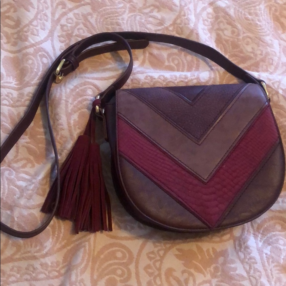 Final$ Imoshion Burgundy Chevron Tassel Crossbody